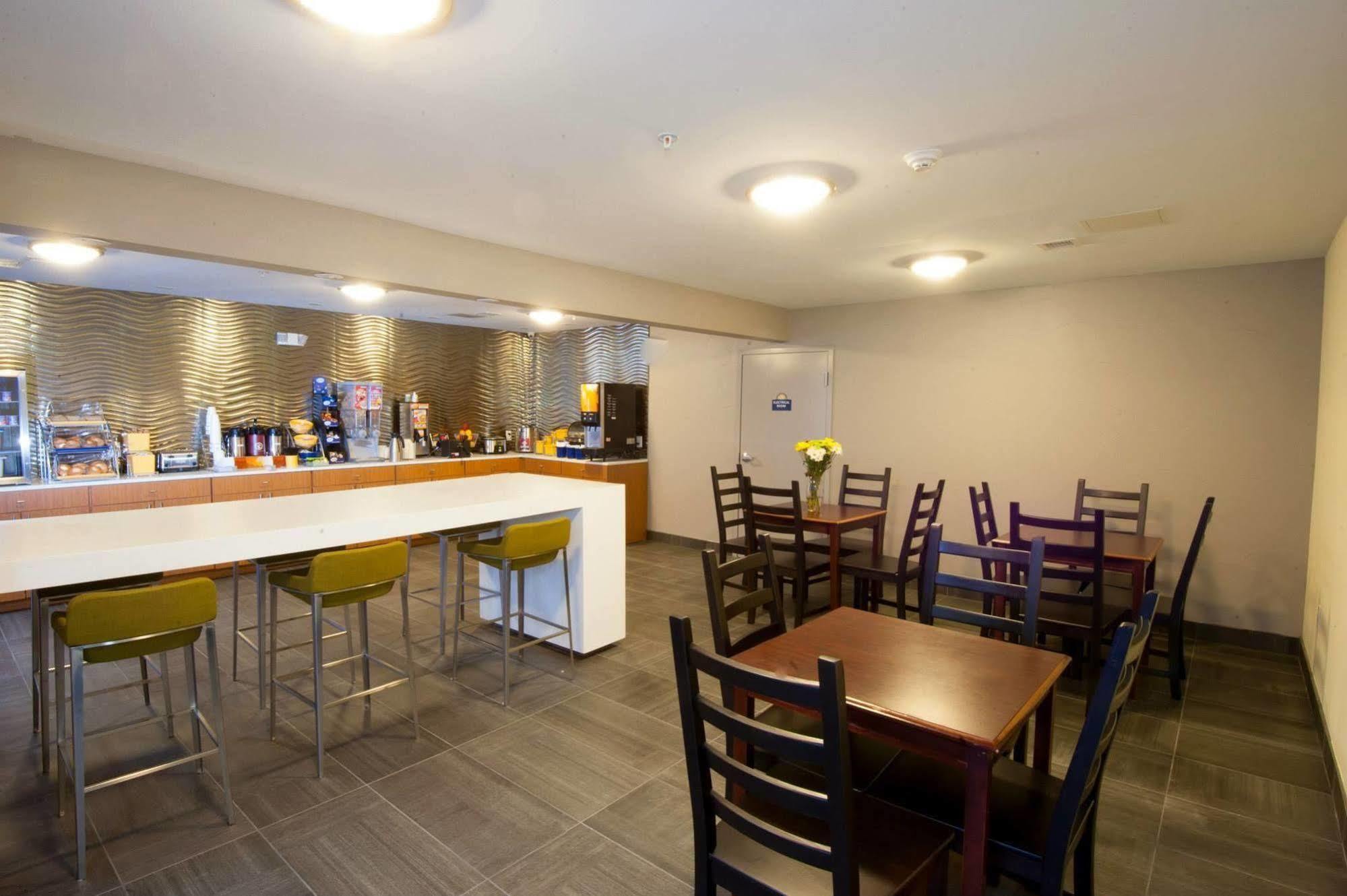 Arya Inn & Suites Farmers Branch Extérieur photo