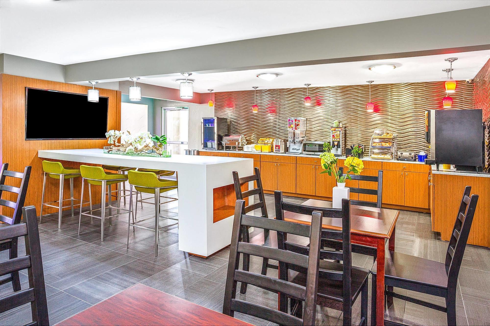 Arya Inn & Suites Farmers Branch Extérieur photo