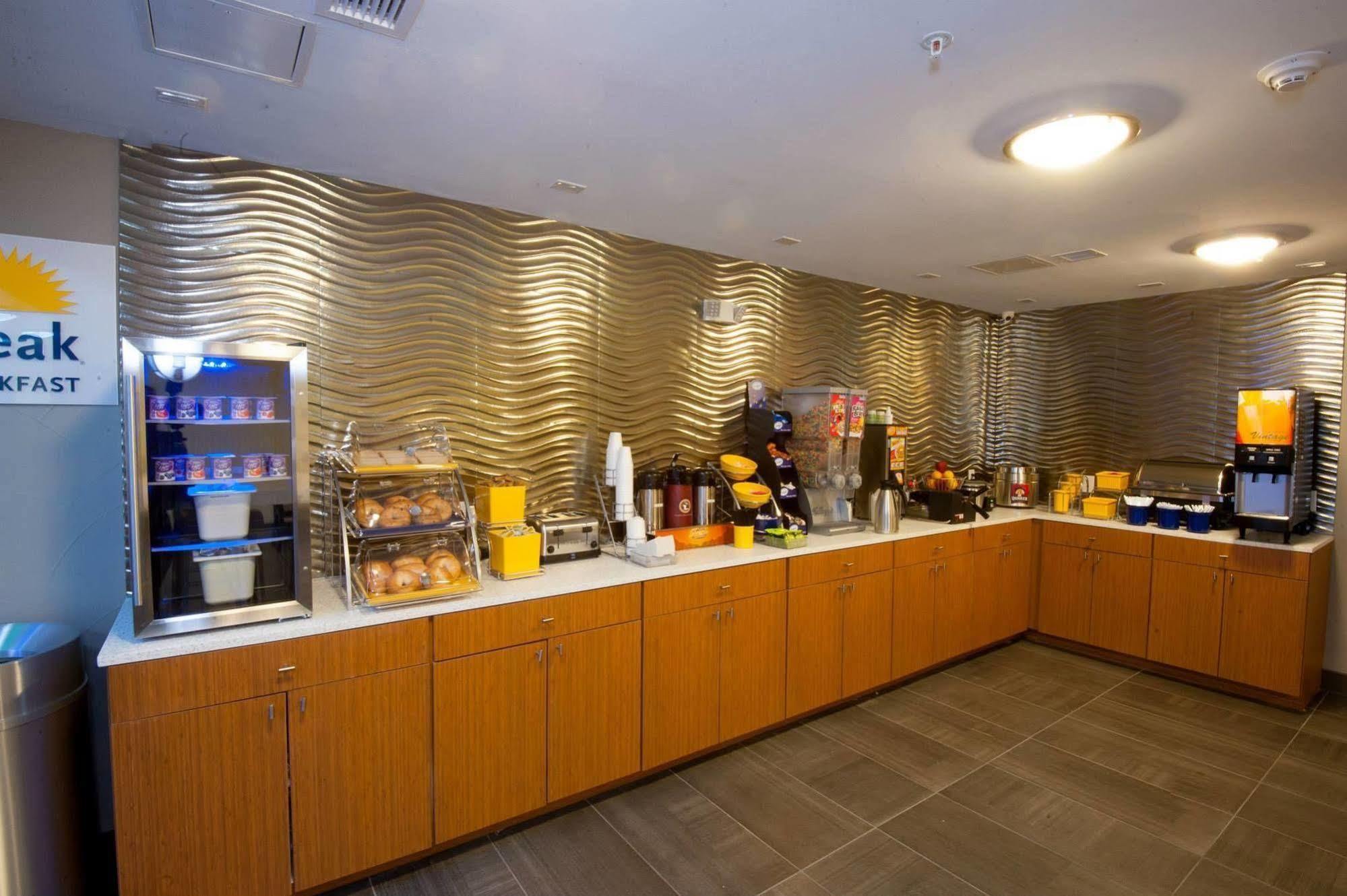 Arya Inn & Suites Farmers Branch Extérieur photo